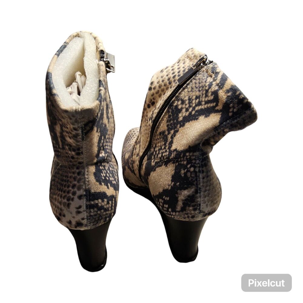 Size 8.5 Journee Collection Snake Embossed Stacked Wedged heel Booties NWOT - Picture 4 of 8